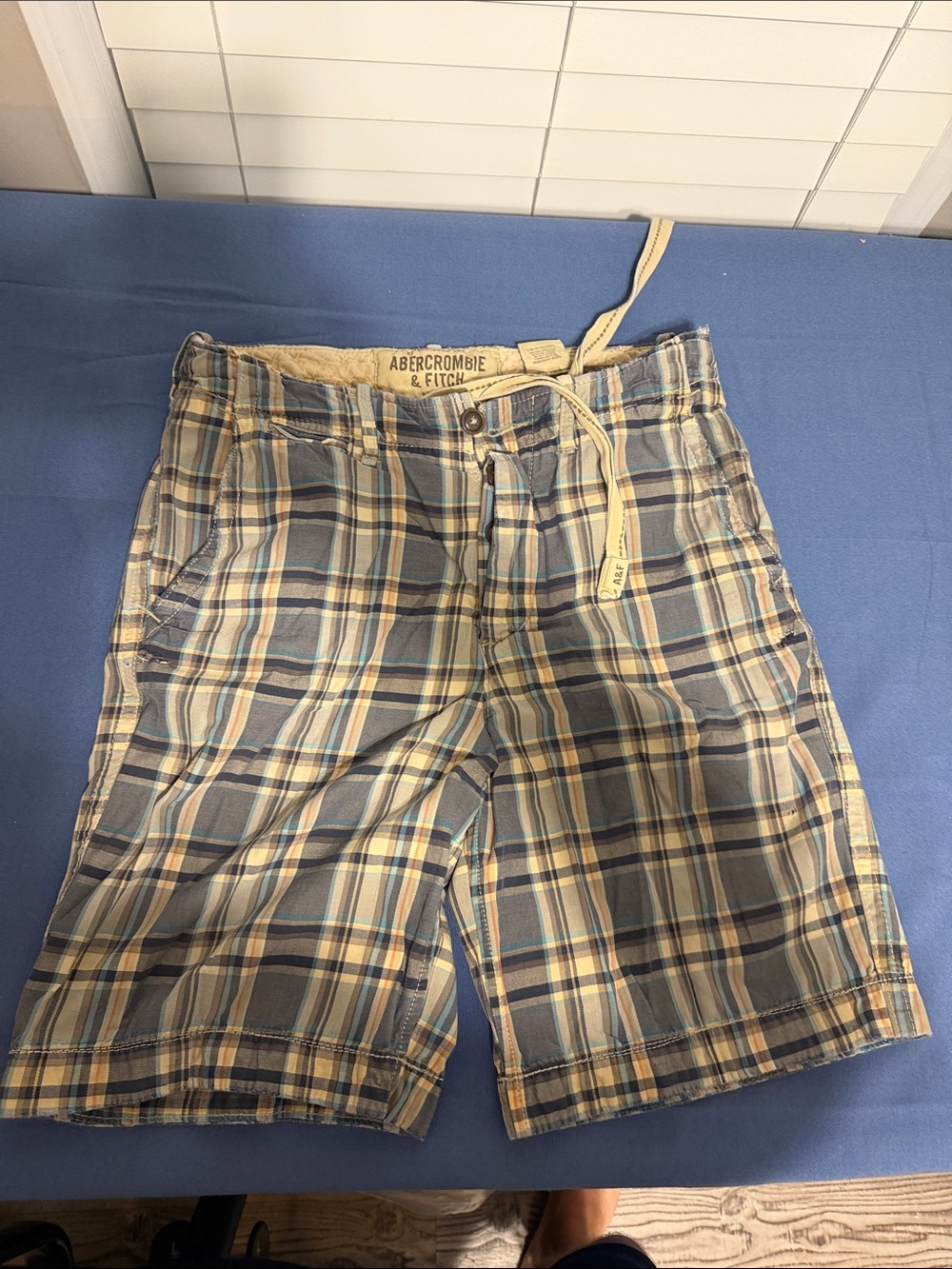 Abercrombie & Fitch Men's Plaid Cotton Shorts - Navy, Tan & Cream